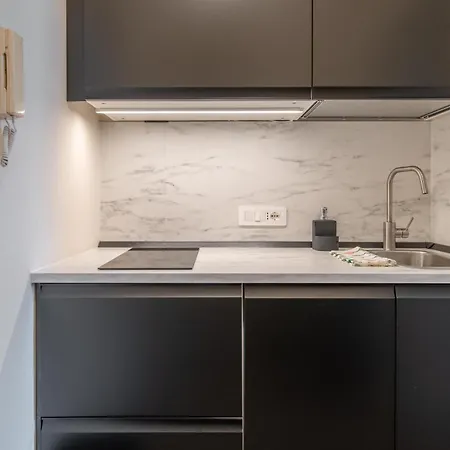 Familia - 252 By Happyhostorino Τορίνο