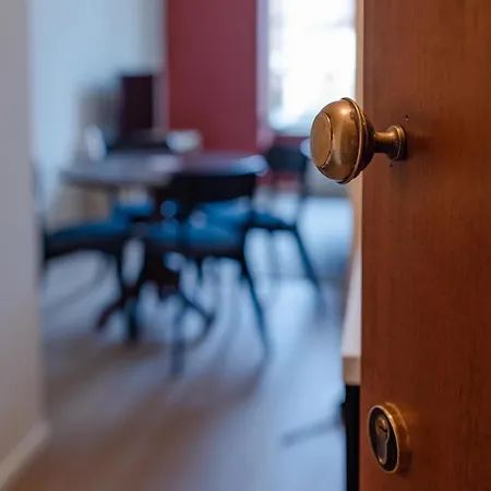 Apartman Familia - 252 By Happyhostorino *